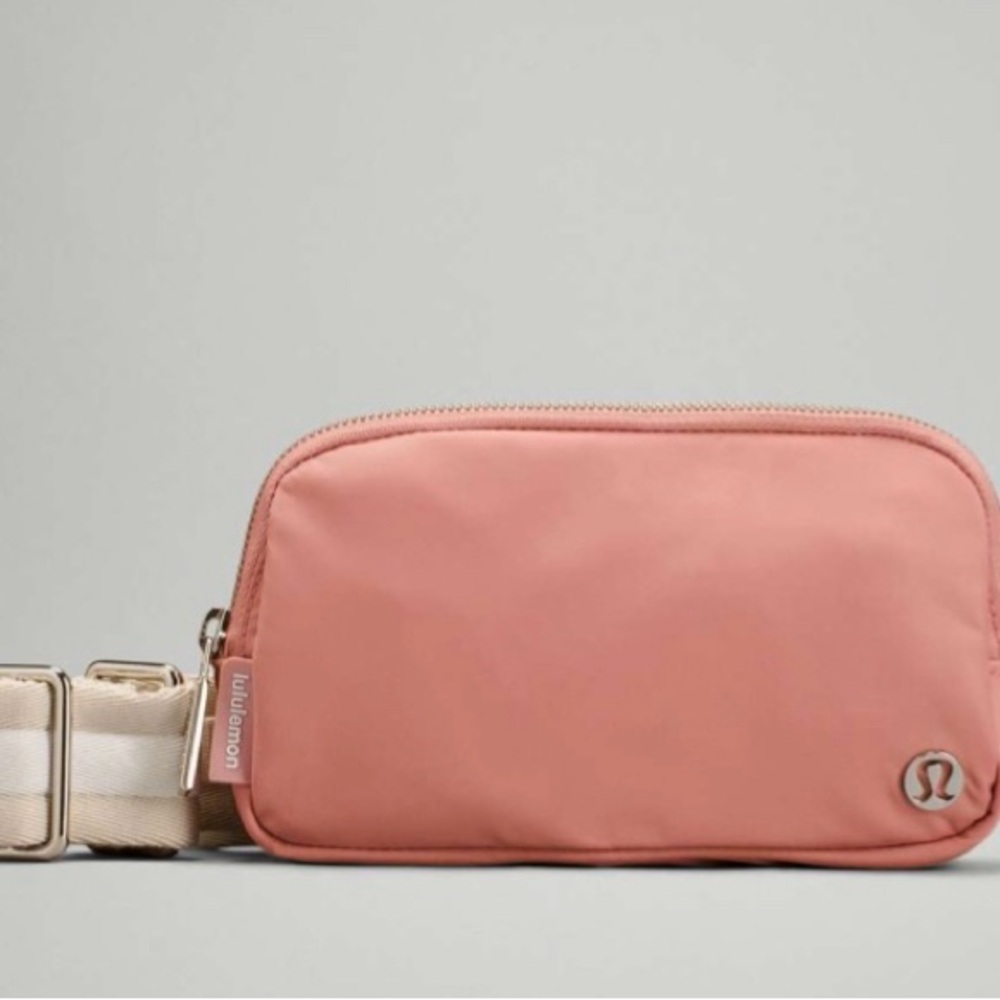 Lululemon Everywhere Crossbody Belt Bag - Picture 2 of 7